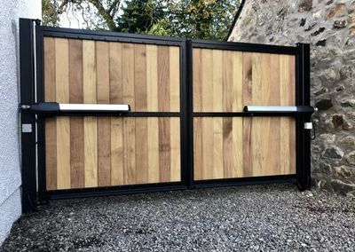 Automatic Wooden Driveway Gate Installed in Fife
