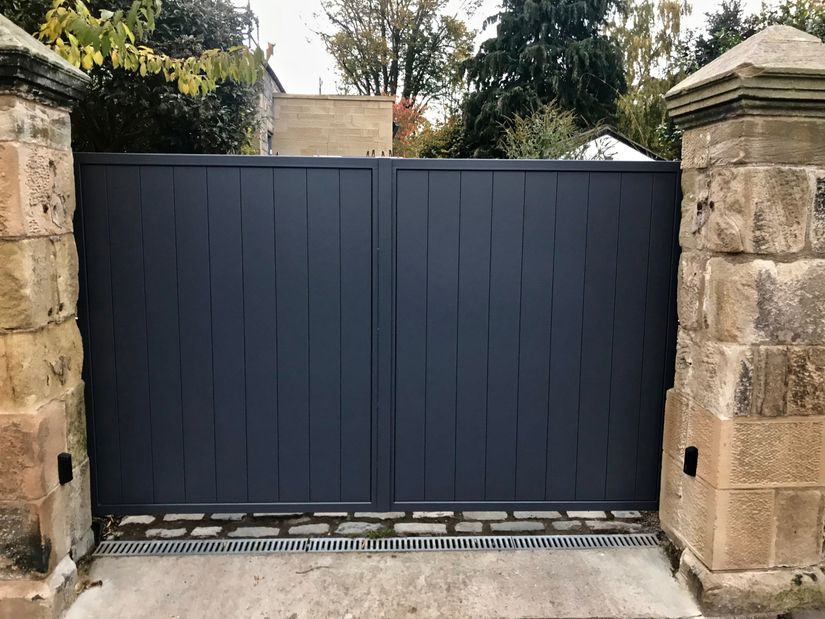 Automatic Aluminium Driveway Gates installed in Edinburgh