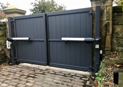 Automatic Aluminium Driveway Gates installed in Edinburgh