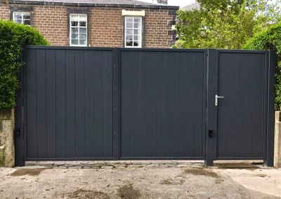 Automatic Aluminium Driveway Gates Installed in Edinburgh