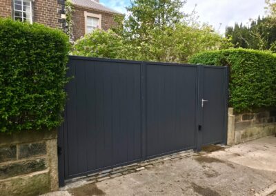 Automatic Aluminium Driveway Gates Installed in Edinburgh