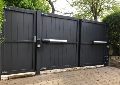 Automatic Aluminium Driveway Gates Installed in Edinburgh