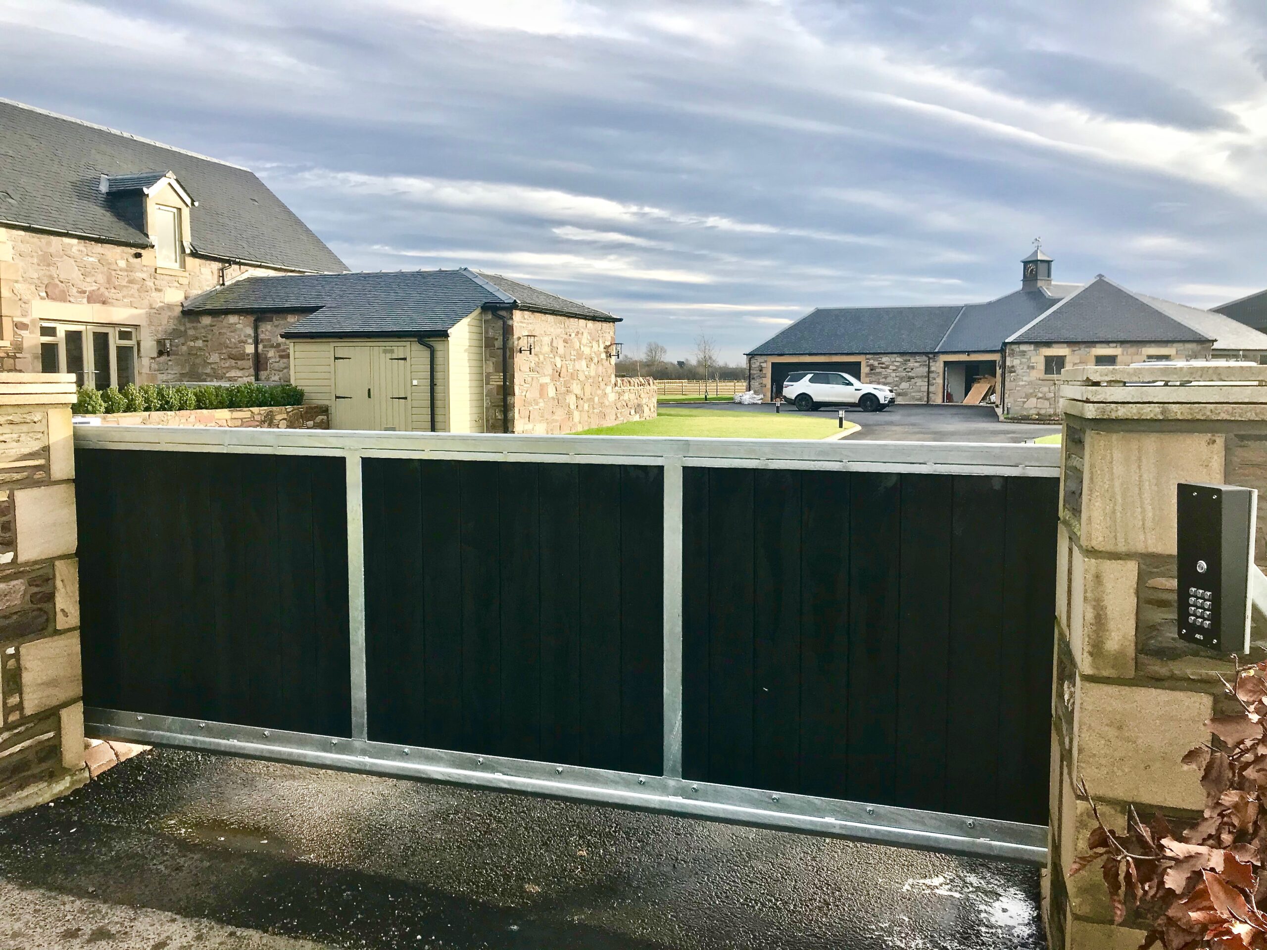 Composte Gate Composite Gates Scotland | Bespoke Driveway Gates