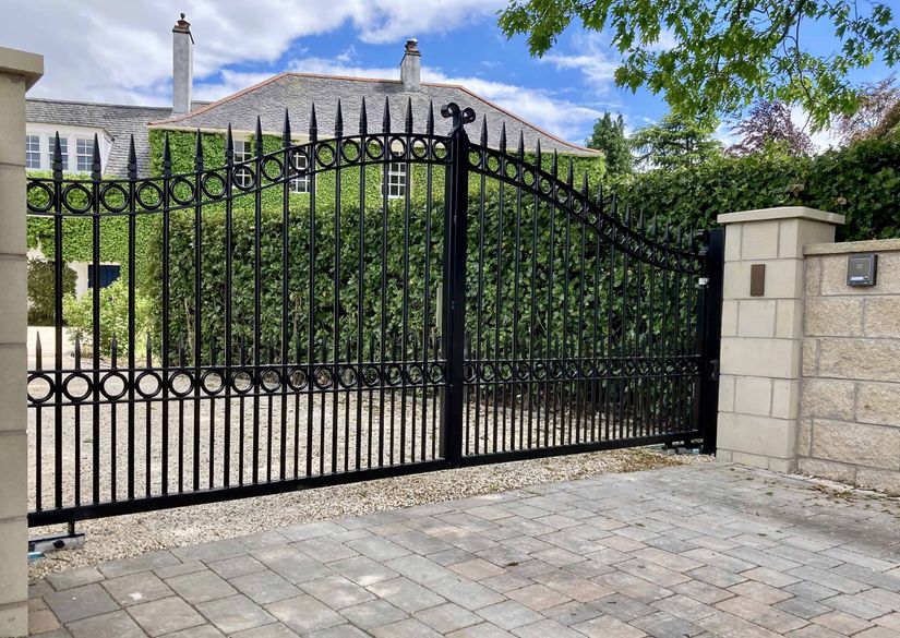 AES (SCOTLAND) LTD installed electric gates Edinburgh