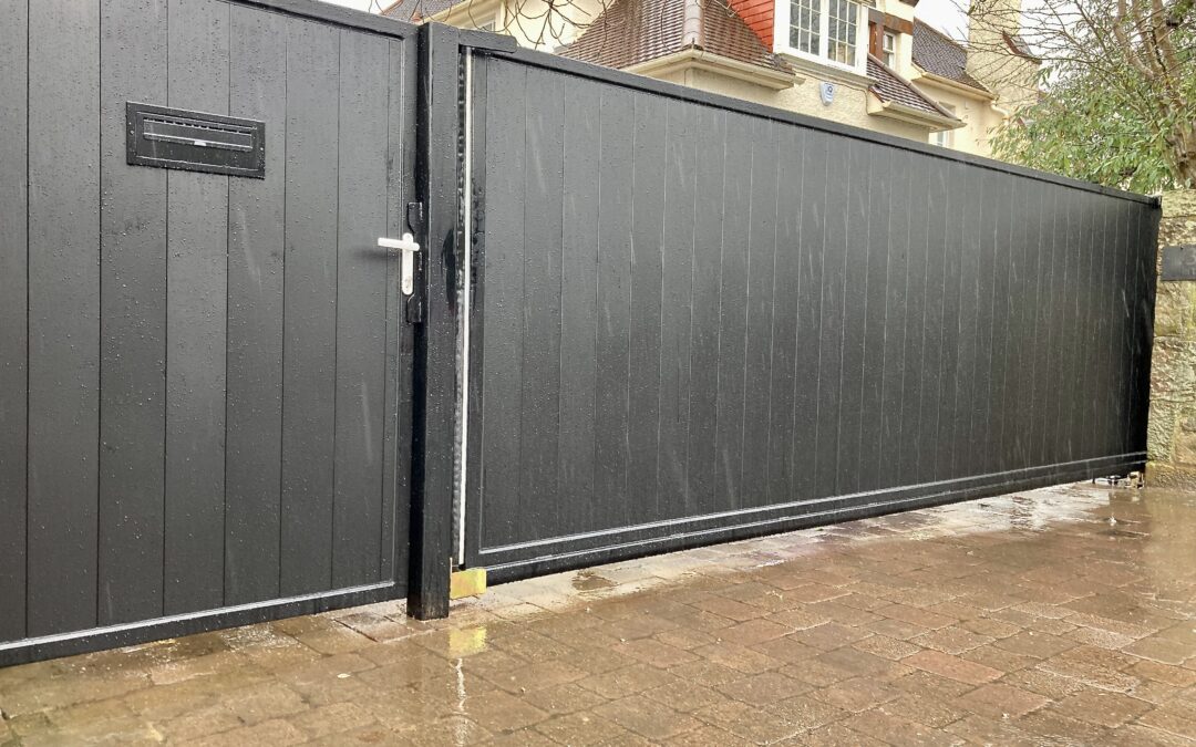 Automatic Aluminium Cantilever Sliding Gate  Edinburgh, Scotland