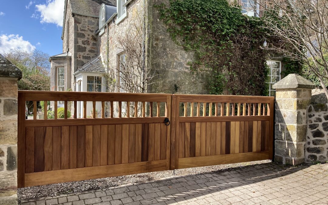 Stunning Manual Wooden Driveway Gates Dollar