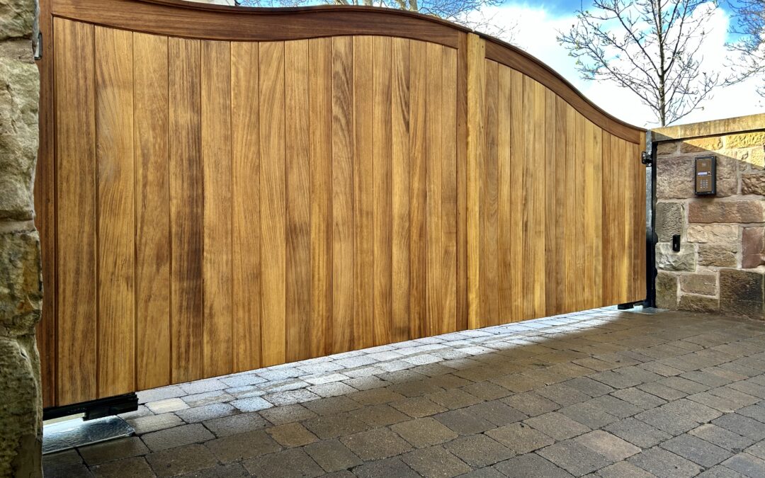 Beautiful Automatic Wooden Gates Edinburgh