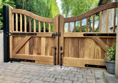 manual wooden gate