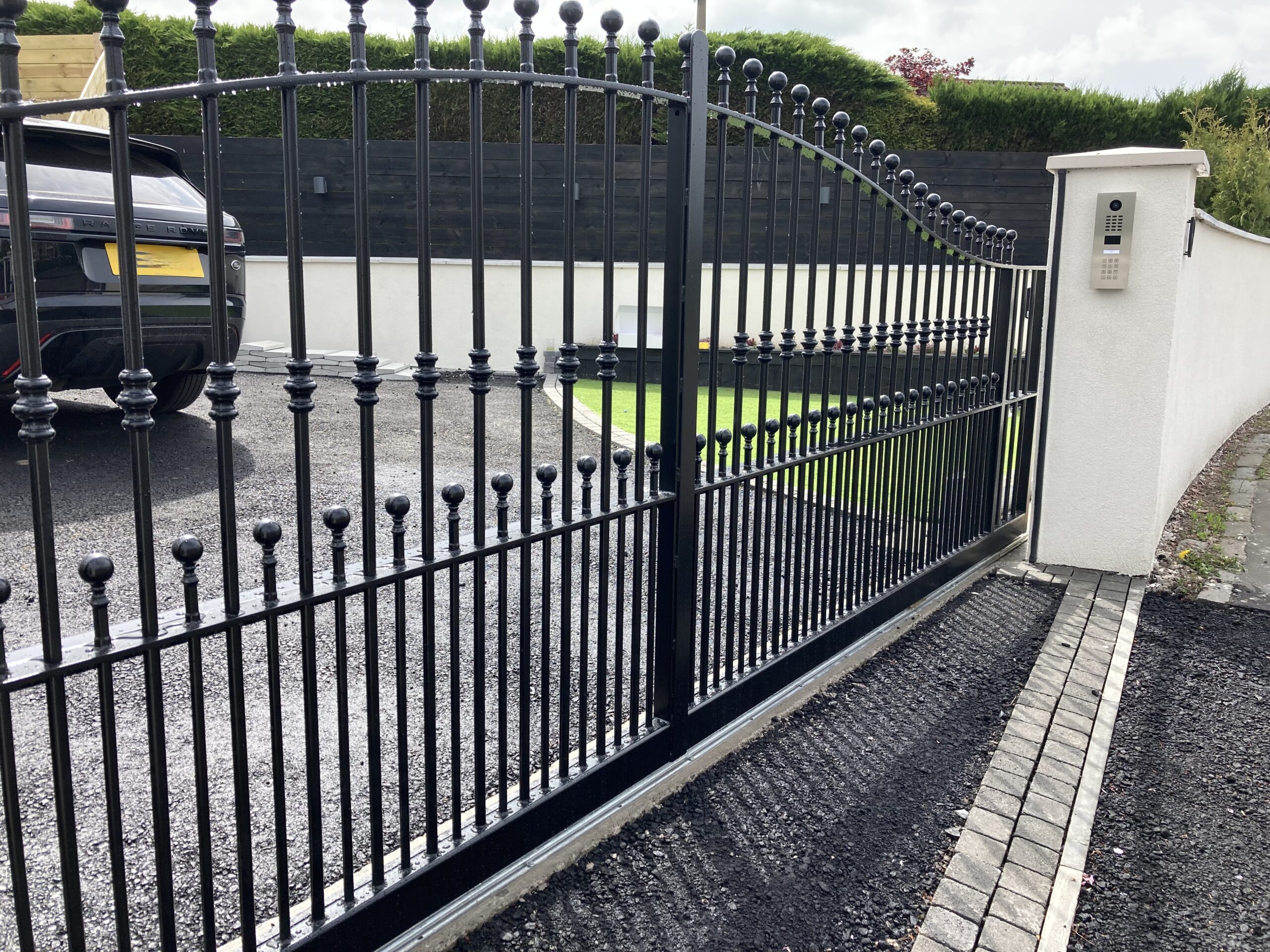 Repair of an electric sliding gate system in Edinburgh