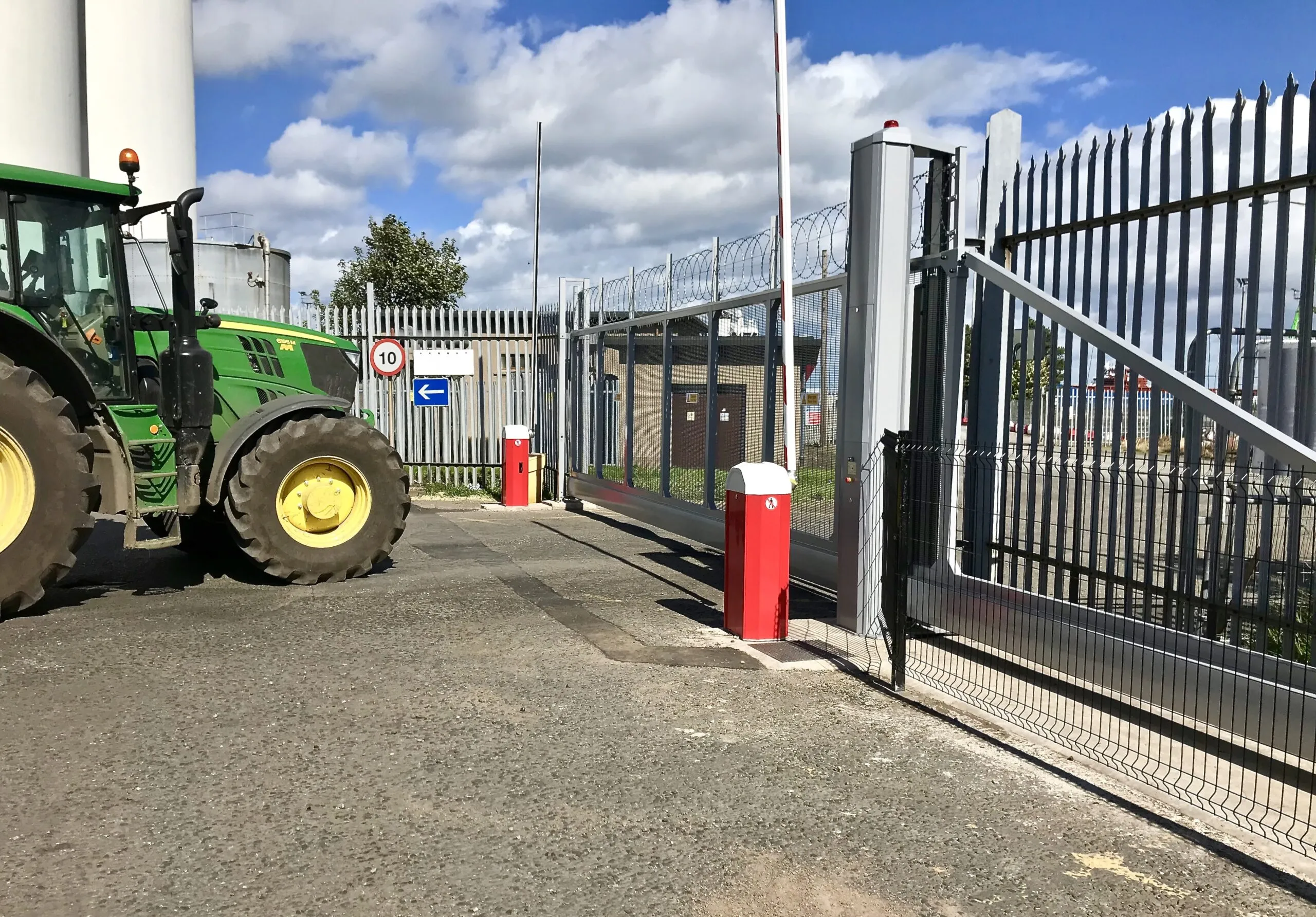 Automatic dual car park barriers installed in Edinburgh