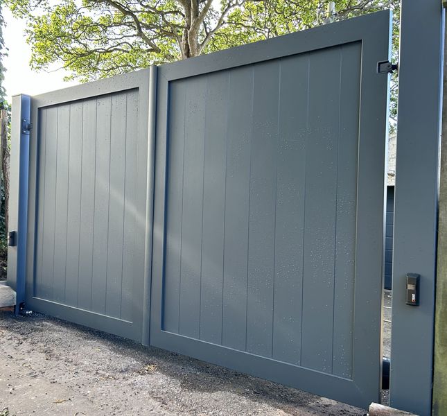 Premium Automatic Aluminium Gates Edinburgh