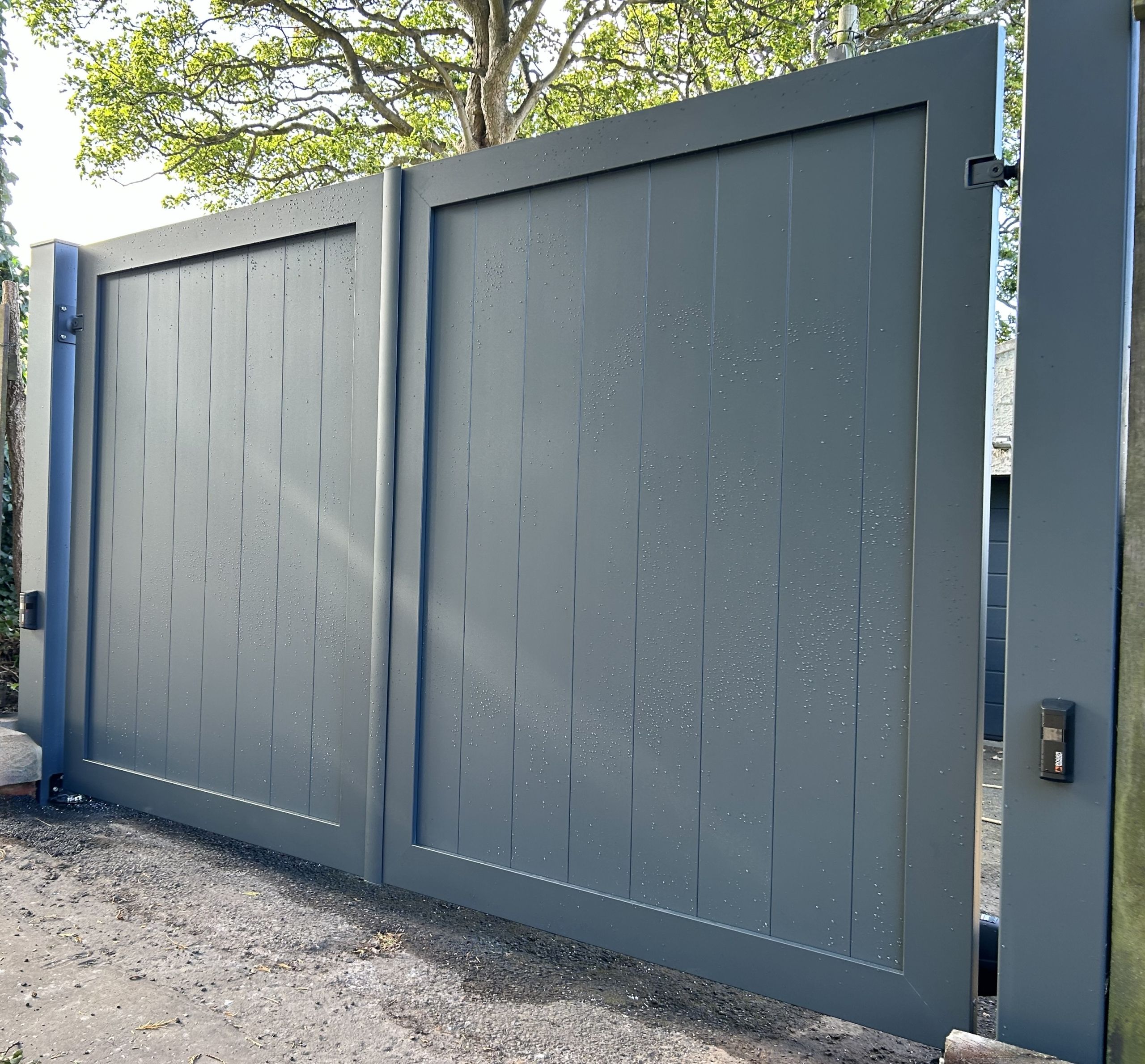 Premium-automatic-aluminium-driveway-gates-edinburgh Premium Automatic Aluminium Driveway Gates Edinburgh