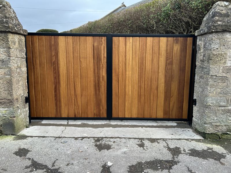 Custom Wooden Electric Gates Installed in Edinburgh