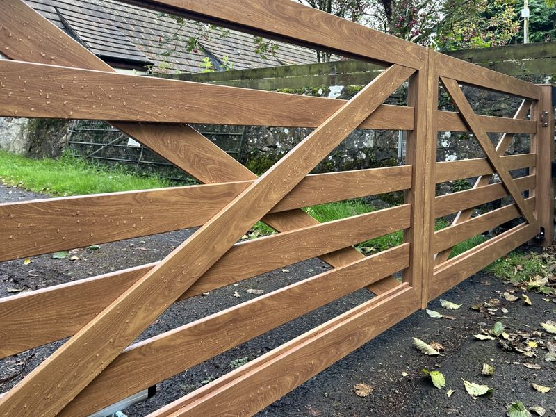 A Refined Premium Electric Aluminium Driveway Gate Entrance in Fife